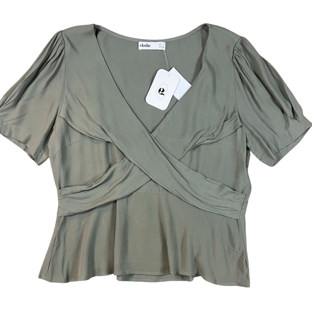 Elodie NWT XL Green Short Sleeve Cropped V-Neck Blouse
